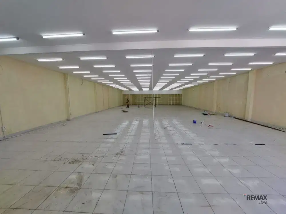 Toko untuk Tempat Usaha Disewakan, di Denpasar Barat Area