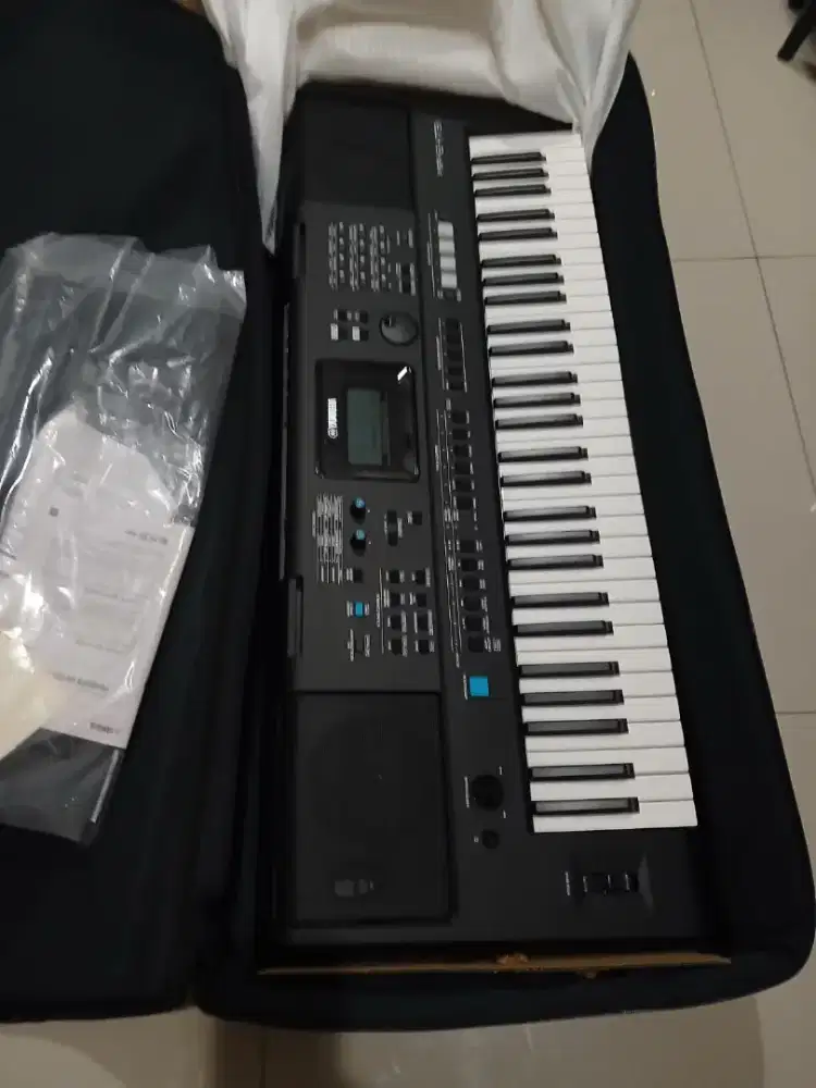 Yamaha PSR E473