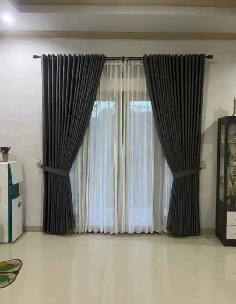 Menjual berbagai model gorden