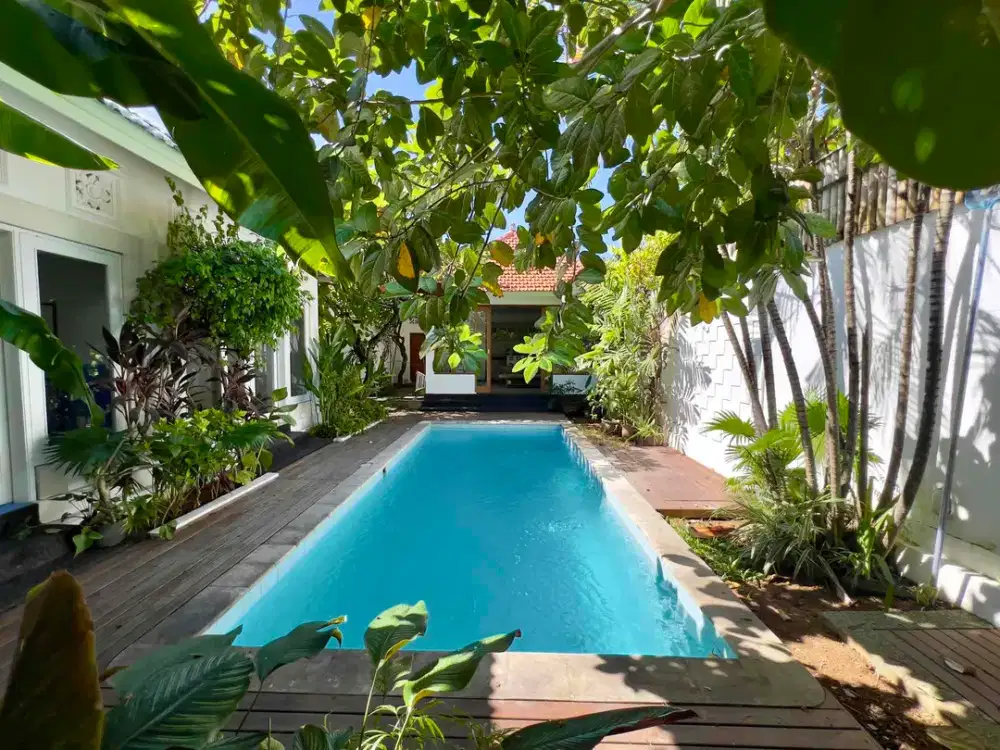 3 BEDROOMS COZY TROPICAL BOHO STYLE  LOCTION STRATEGIC CLOSED INTERNATIONAL  SUNRISE SCHOOL AT KEROBOKAN