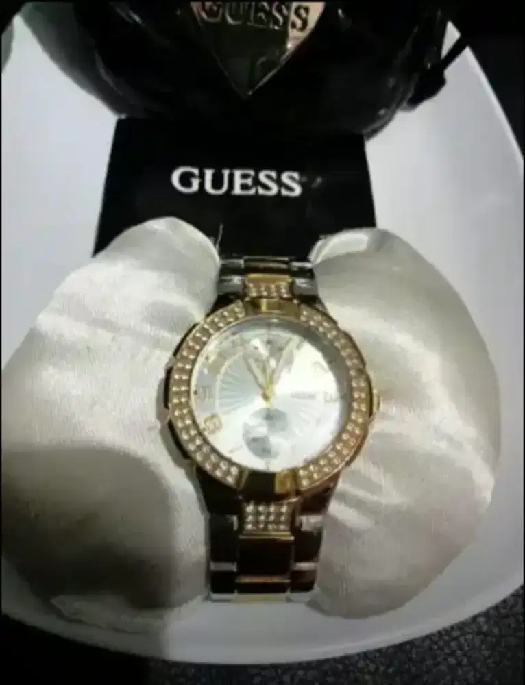 Jual Jam tangan wanita merekk GUESS