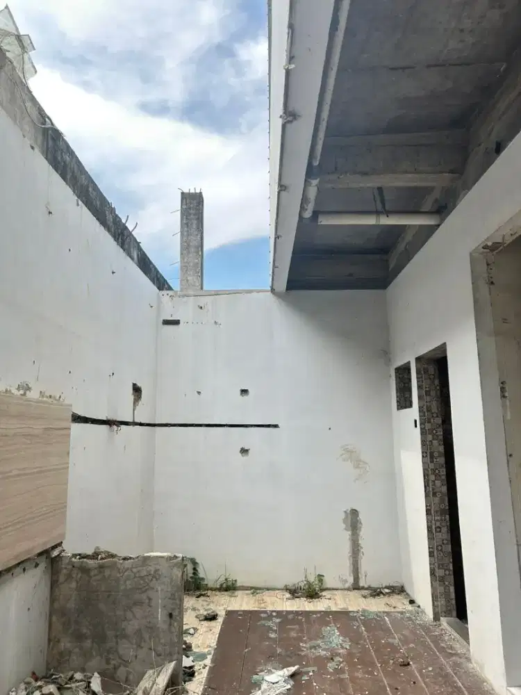 JUAL RUGI !! Tanah Beserta Bangunannya