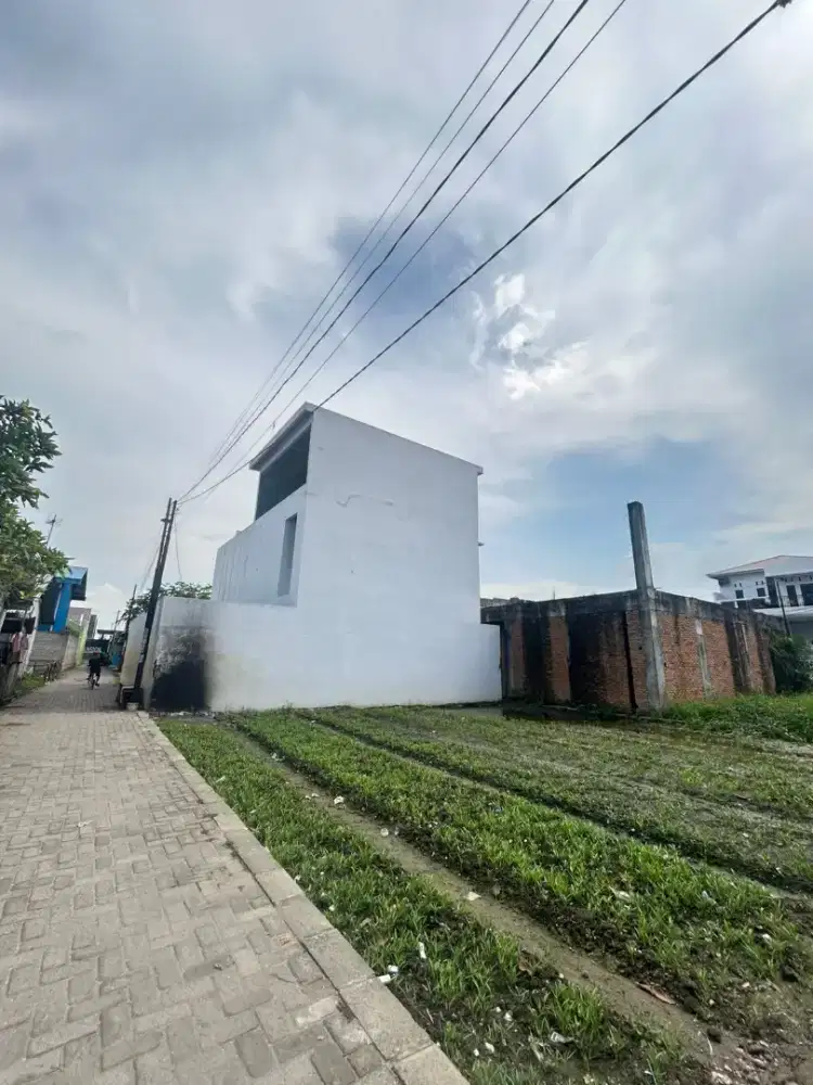 JUAL RUGI !! Tanah Beserta Bangunannya tanah 600 helvetia