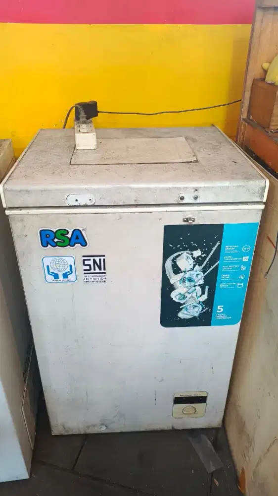 Jual cepat freezer dan showcase jumbo murah