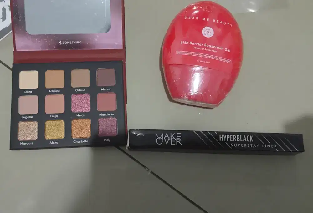 Dijual Eyeshadow Somethinc , Sunscreen Dear Me Beauty dan Eyeliner