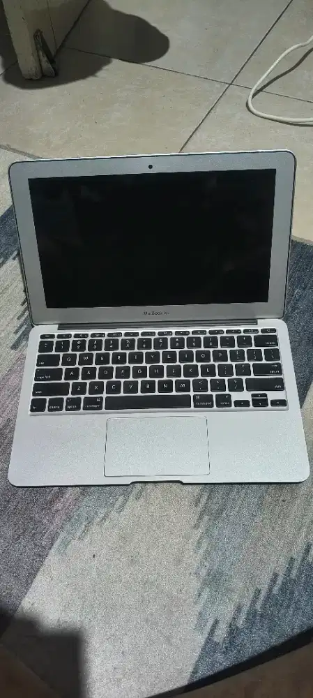 Laptop MacBook air 11 inch 2012 core i5 4  128 GB model A1465 EMC 2558