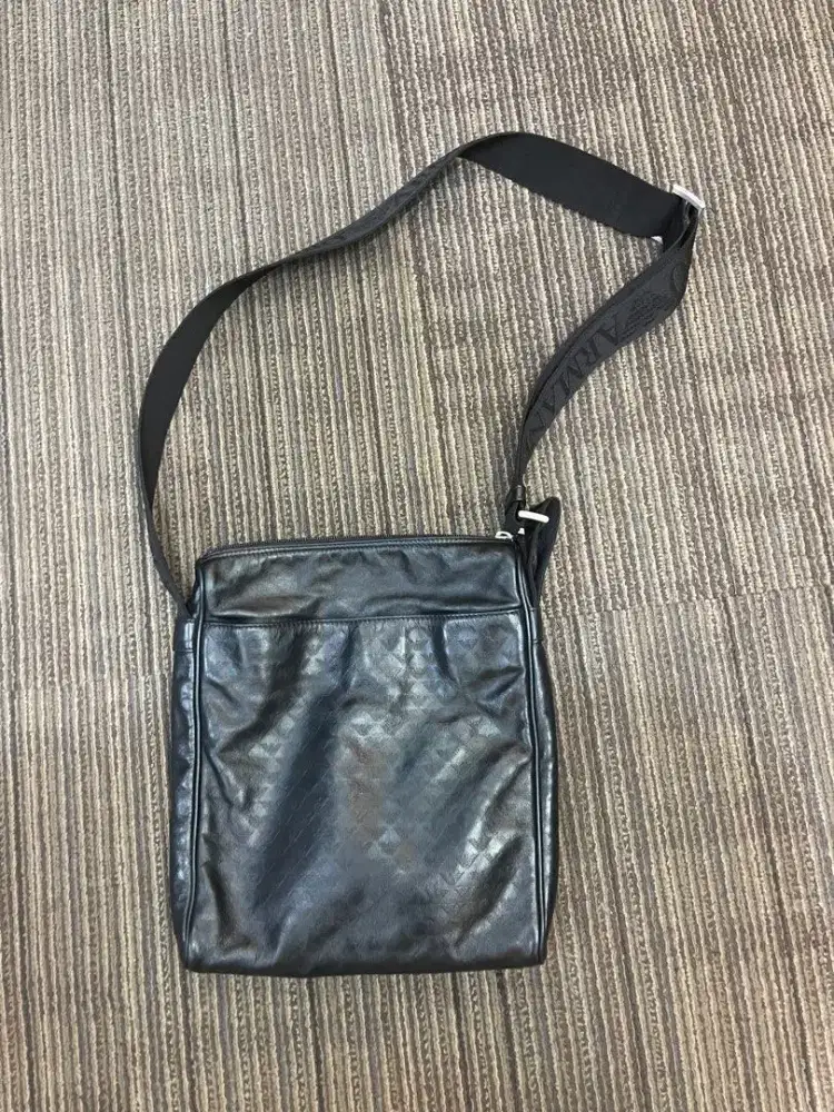 Emporio Armani leather shoulder sling bag tas brand second original