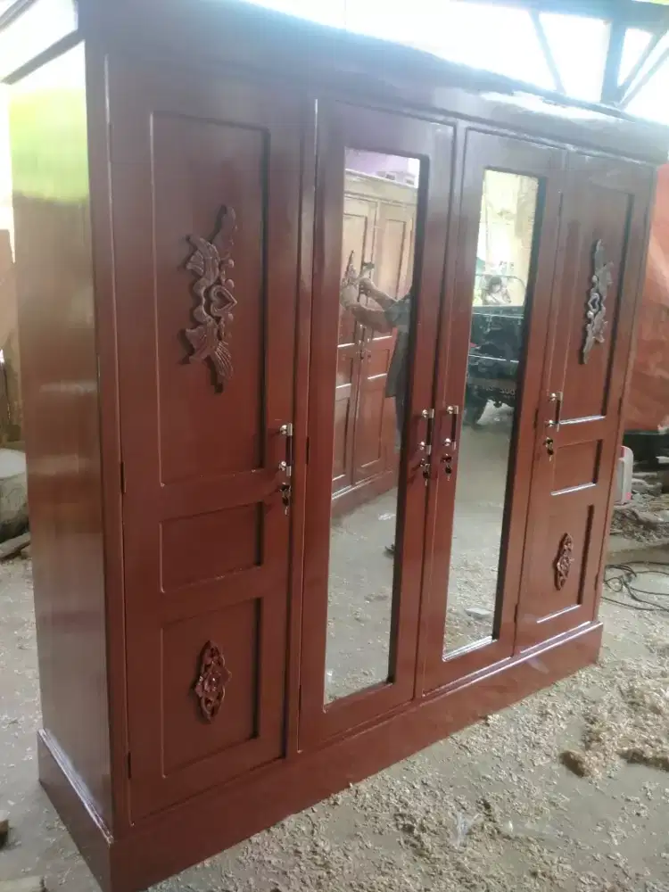 Lemari 4 pintu pakaian baru