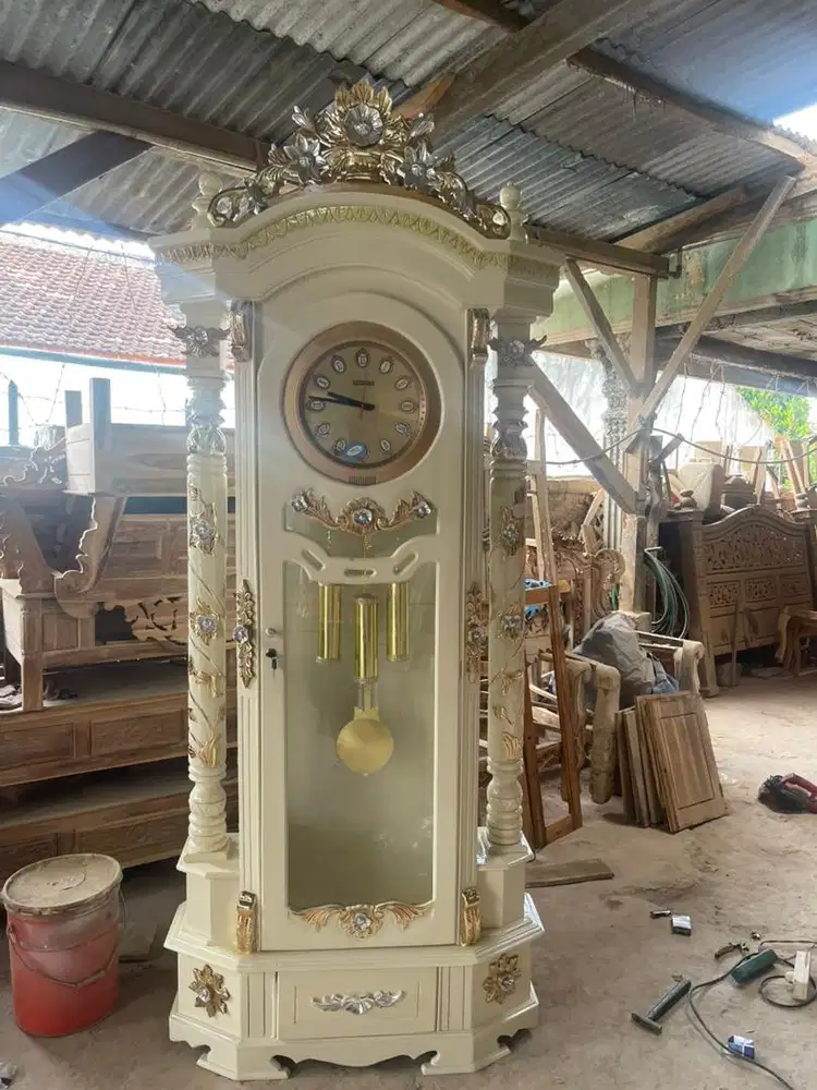 lemari jam jumbo mewah