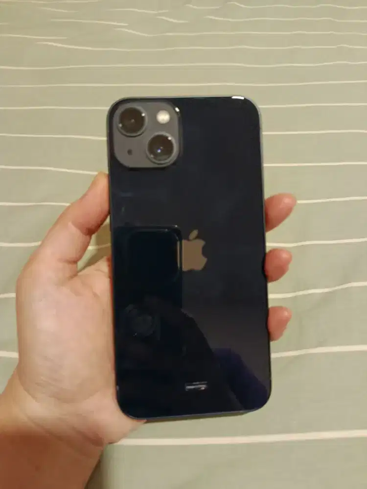 Iphone 13 black 128 GB IBOX..sangat mulus