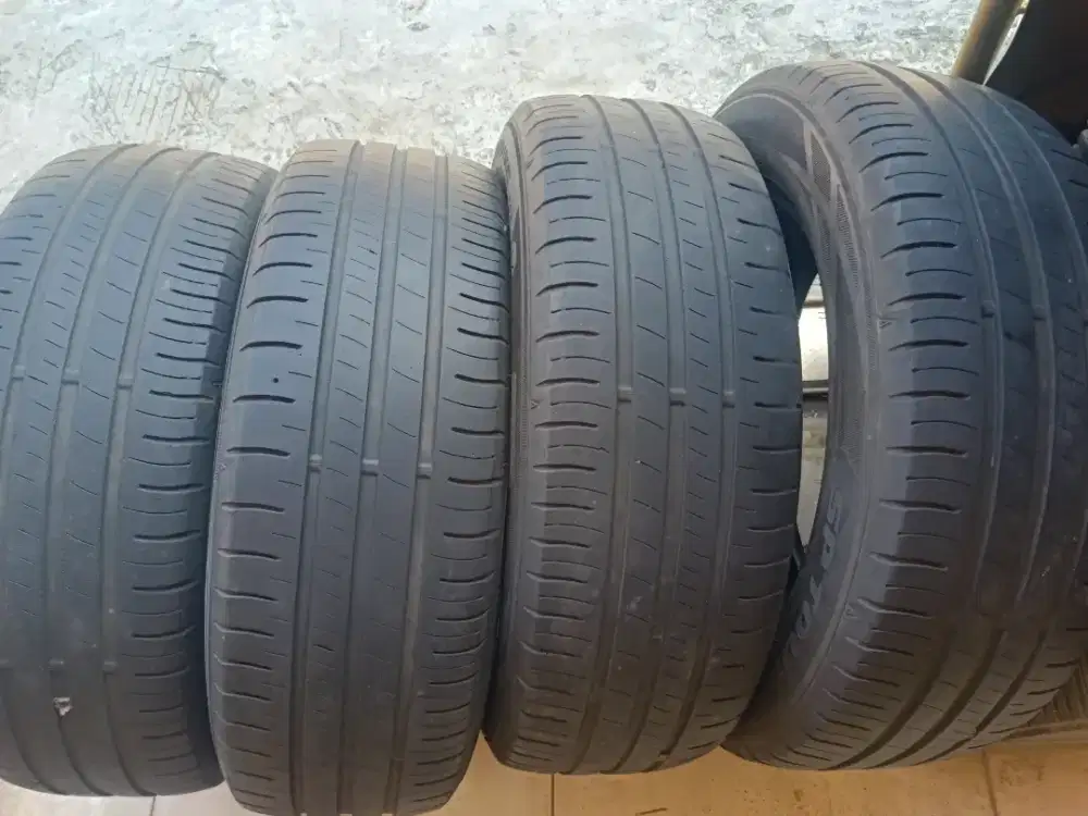 Jual ban copotan kondisi masih aman pakai mrek dunmlop nik 2021 ada 4