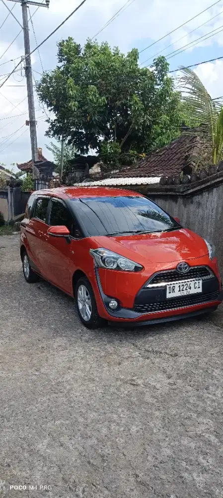 Toyota sienta G metic