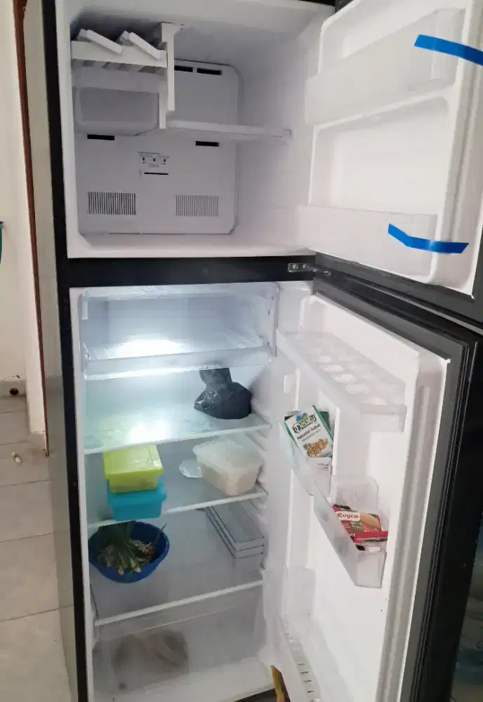 Kulkas 2 pintu sharp