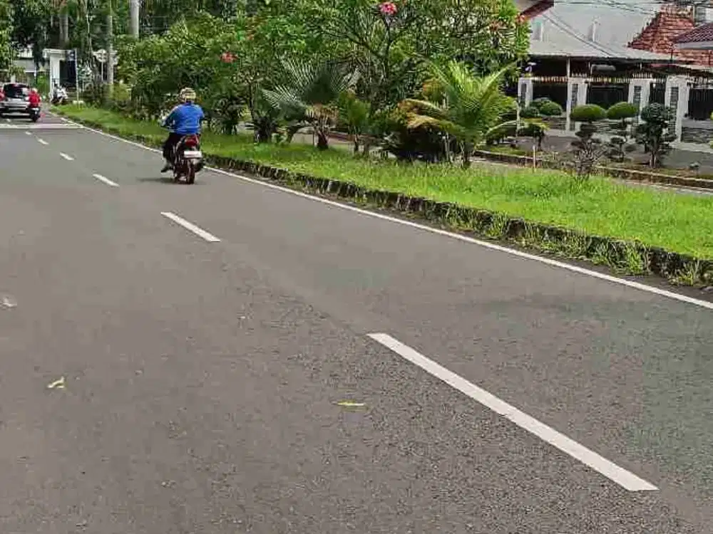 dijual rumah tua hitung tanah di komplek Pondok kelapa Duren sawit