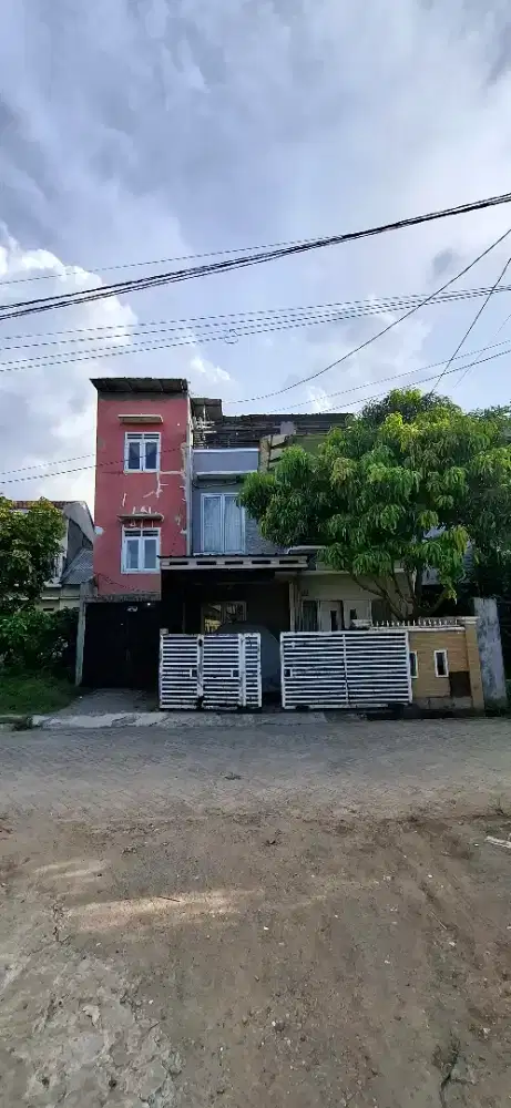 DIJUAL CEPAT – RUMAH + KOS AKTIF PORIS PLAWAD (DEKAT STASIUN)