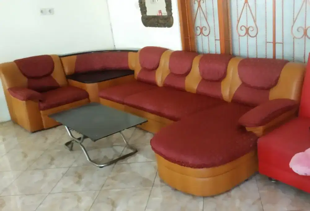 Furniture Gaya Lama Elegan