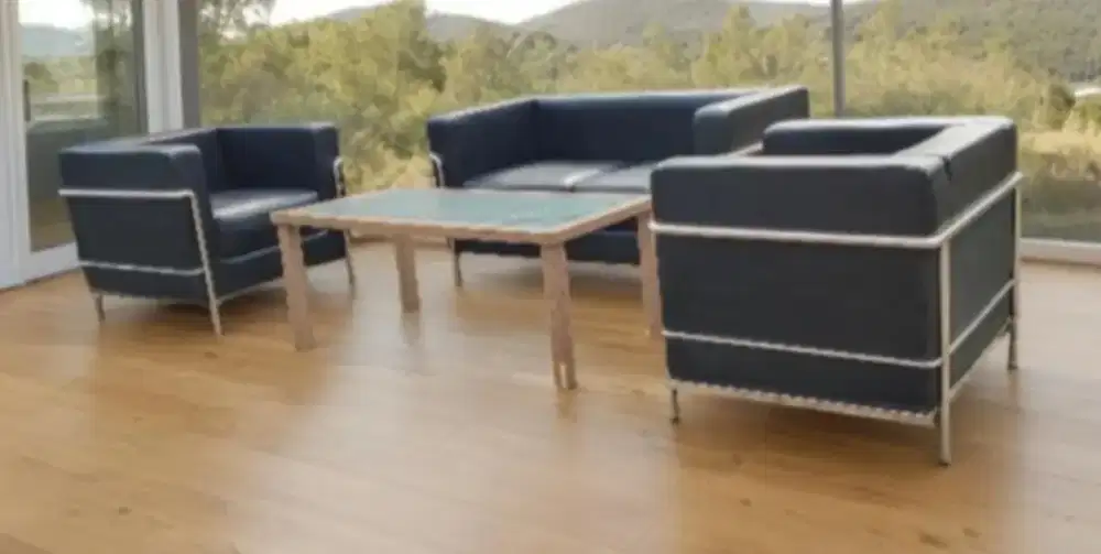 Jual cepat sofa kulit stainless seat 211 plus meja