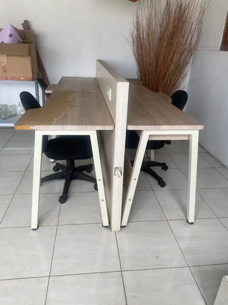 DIJUAL MEJA KERJA BESERTA KURSI MINIMALIS (INFORMA)