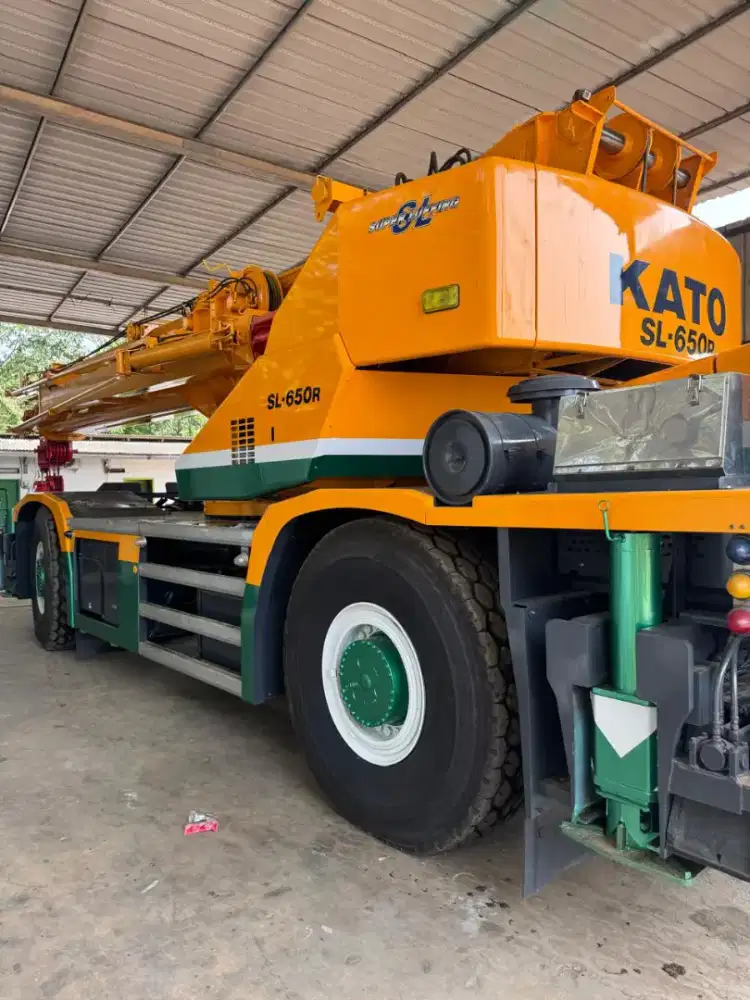 ROUGHTER CRANE 65 TON ALAT BERAT KATO SL650R 2022