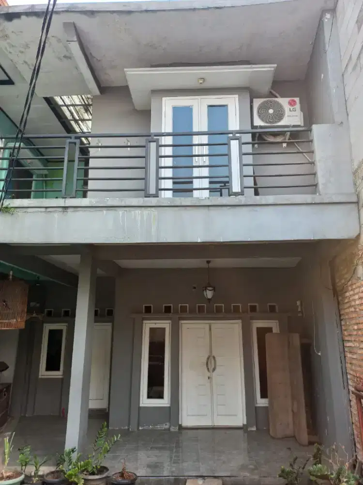 Di jual rumah 2 lantai daerah pondok kelapa jakarta timur