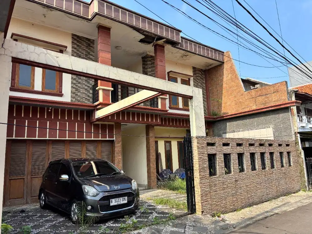 Rumah Luas & Besar Semi Furnished