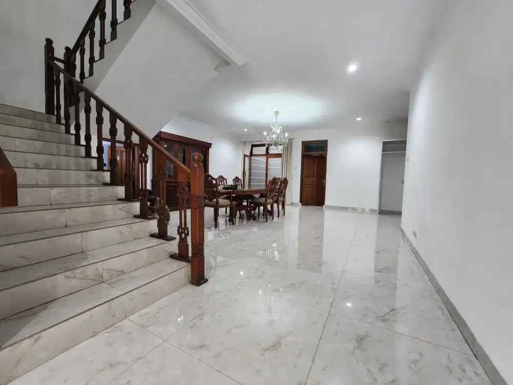 Rumah furnished di Pondok Indah Jakarta Selatan
