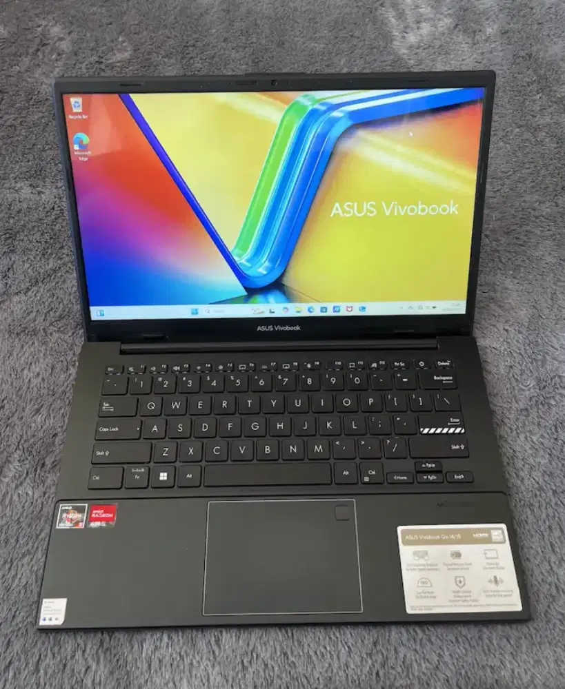 Asus vivobook ram 8gb/256gb ryzen 3-7320u mulus siap pakai