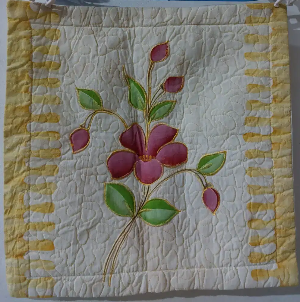 Sarung bantal untuk sofa