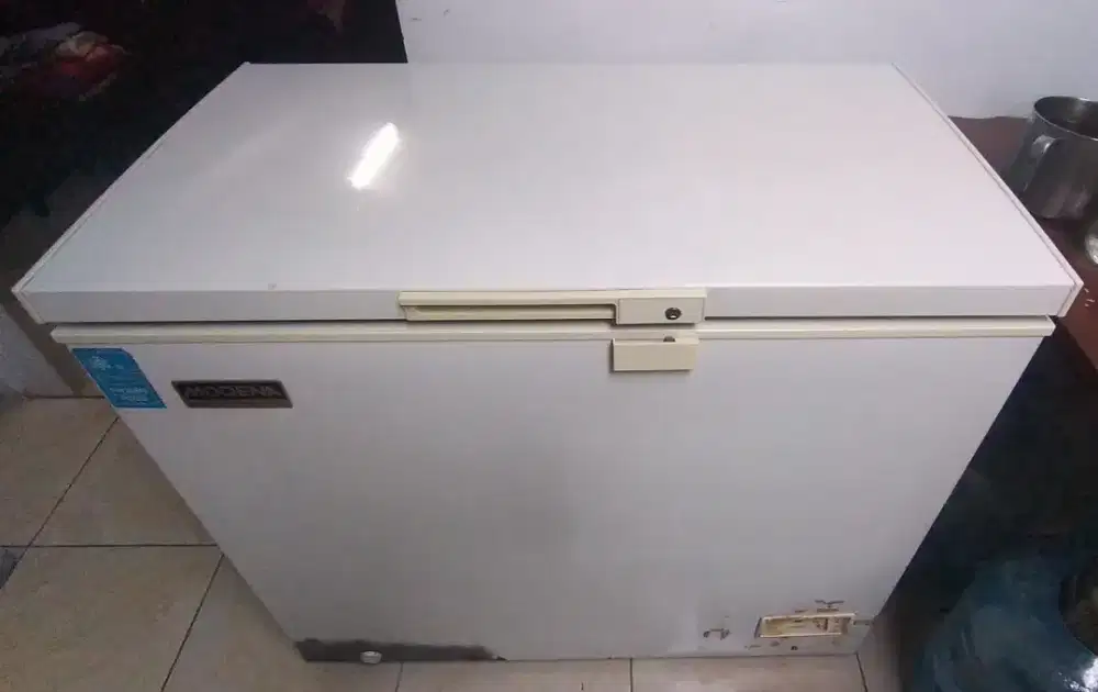 Jual Frezer merk Modena