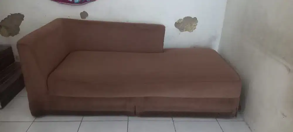 Sofa panjang ada 2