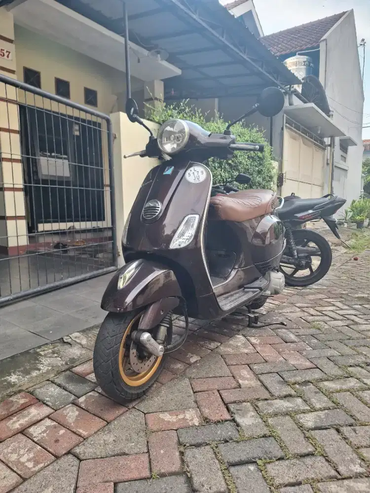 DIJUAL VESPA LX 150 2013