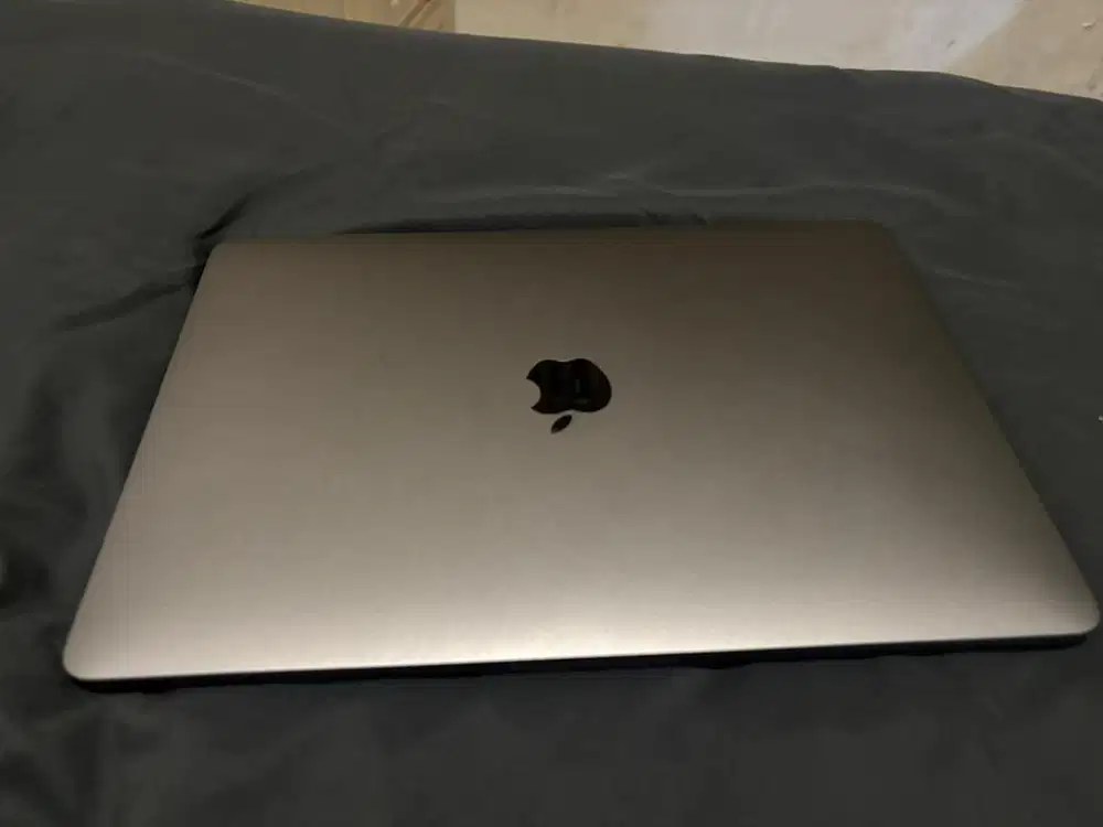 MacBook Pro M1 – Mulus, Siap Pakai!