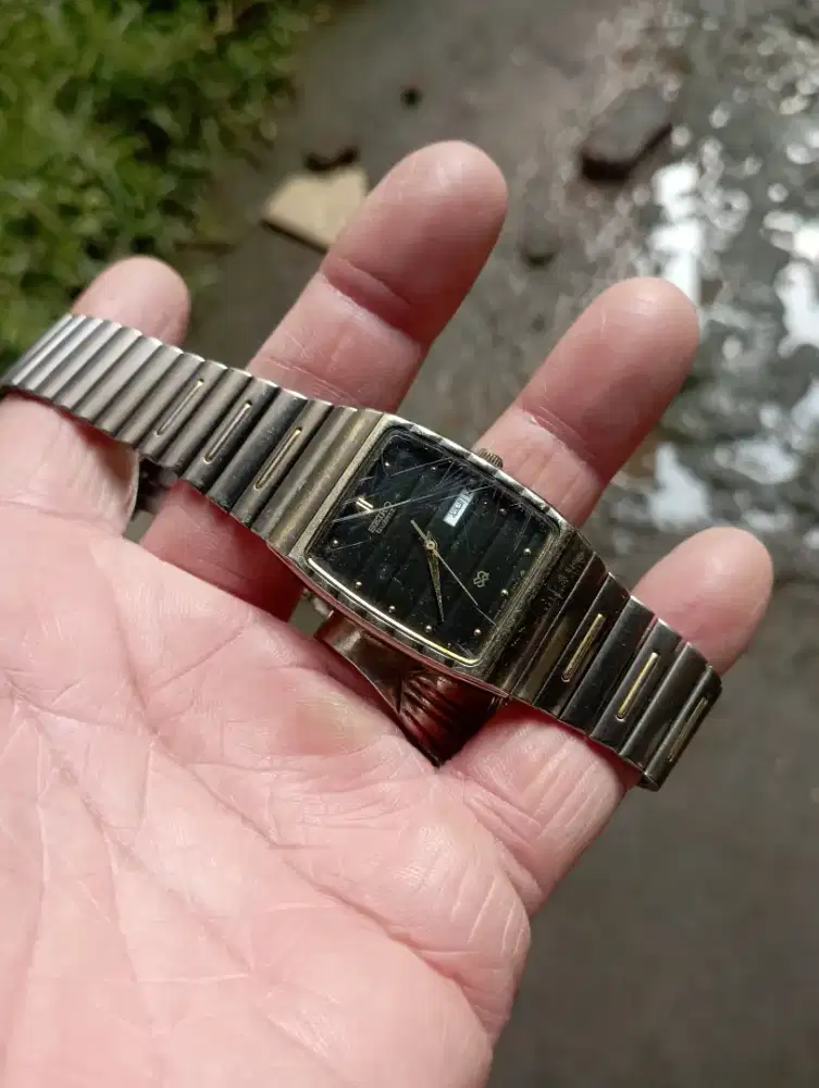 Jam tangan Seiko Quartz
