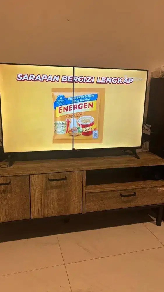 Smart TV TCL 40 (Kondisi layar bergaris)