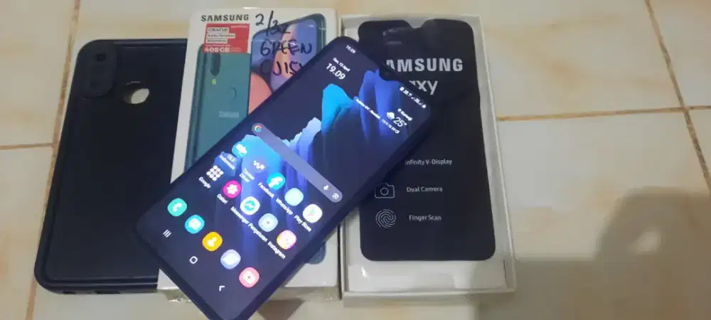 Samsung a10s 2/32gb fullset,original.
