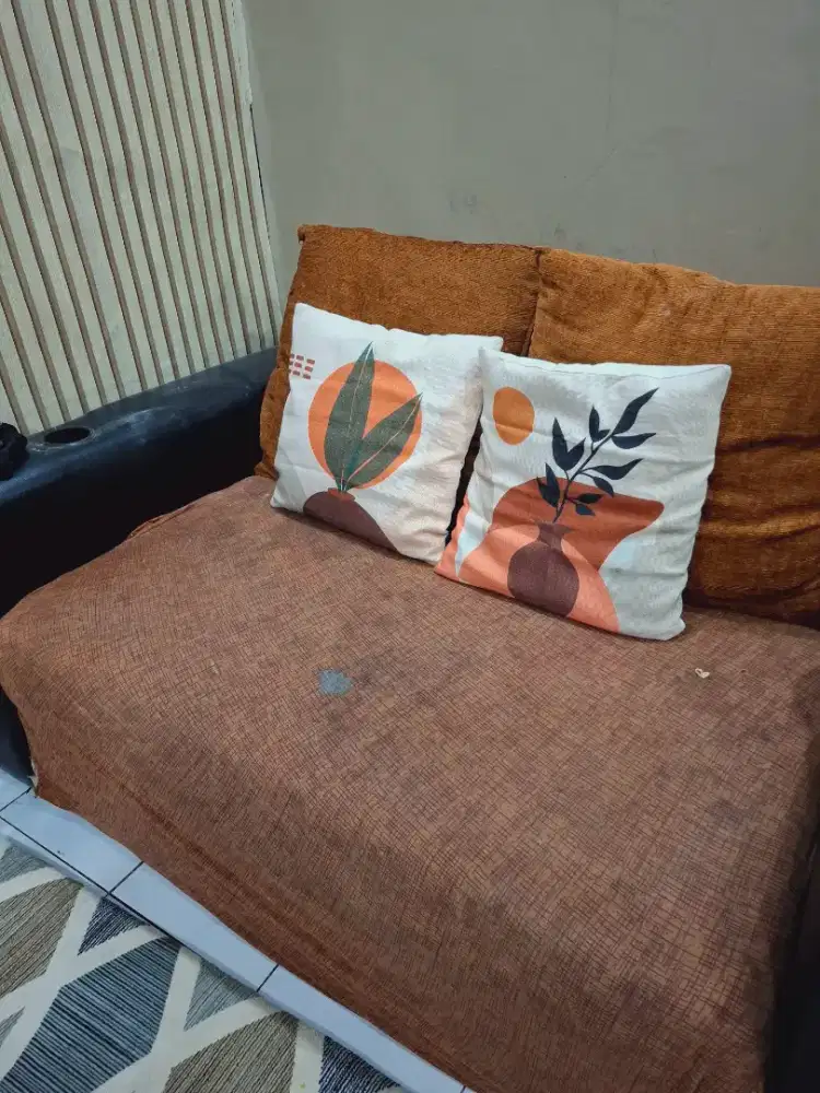 Sofa bed 2 seat lengkap bantal