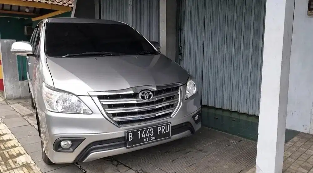 DIJUAL CEPAT!! TOYOYA KIJANG INNOVA DIESEL (SOLAR)  TAHUN 2015 M/T