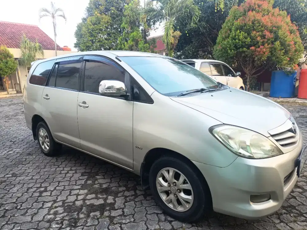 Kijang Innova 2009 G Manual