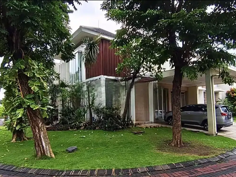Rumah 2 Lantai Bagus HGB di Pakuwon Indah Siap Huni