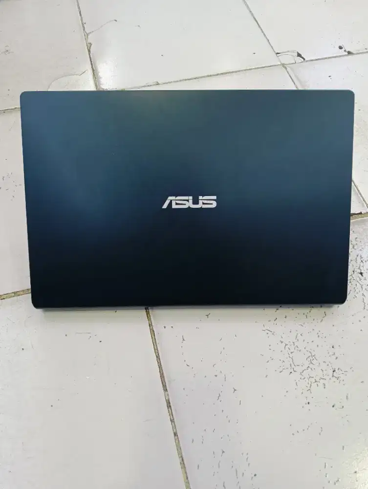 Laptop Asus E 410M