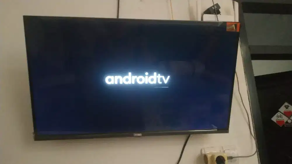 JUAL BEKAS SMART TV ANDROID MERK TCL 32inch