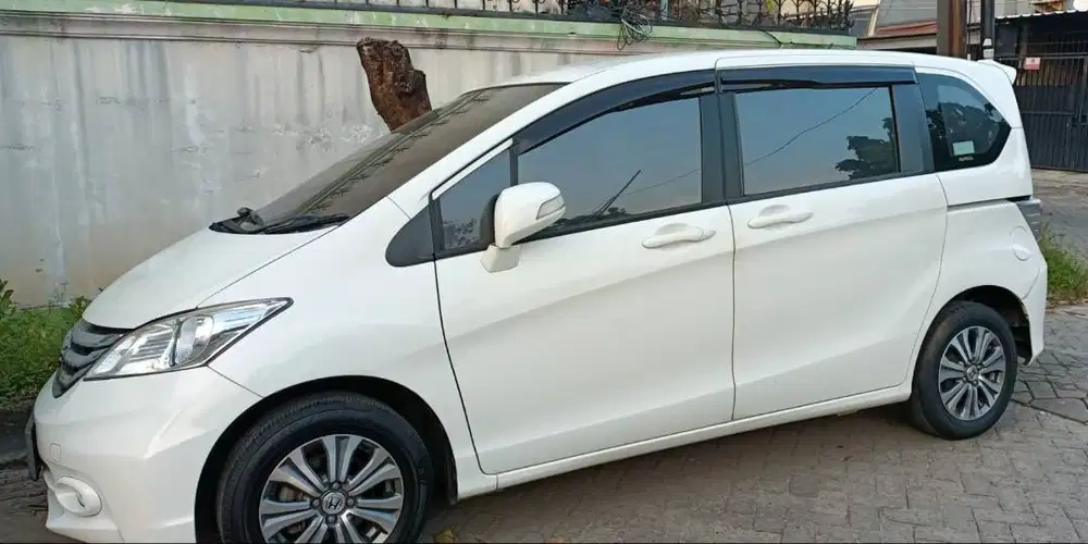 Di Jual Honda Freed thn 2015