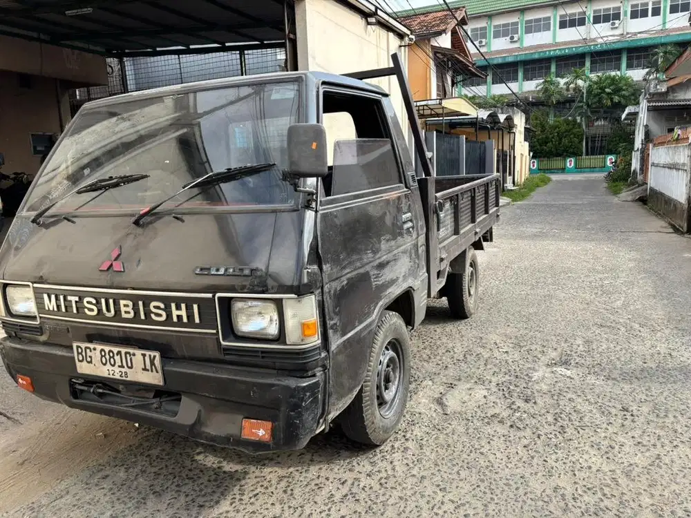 Mitsubishi L300 (2003)