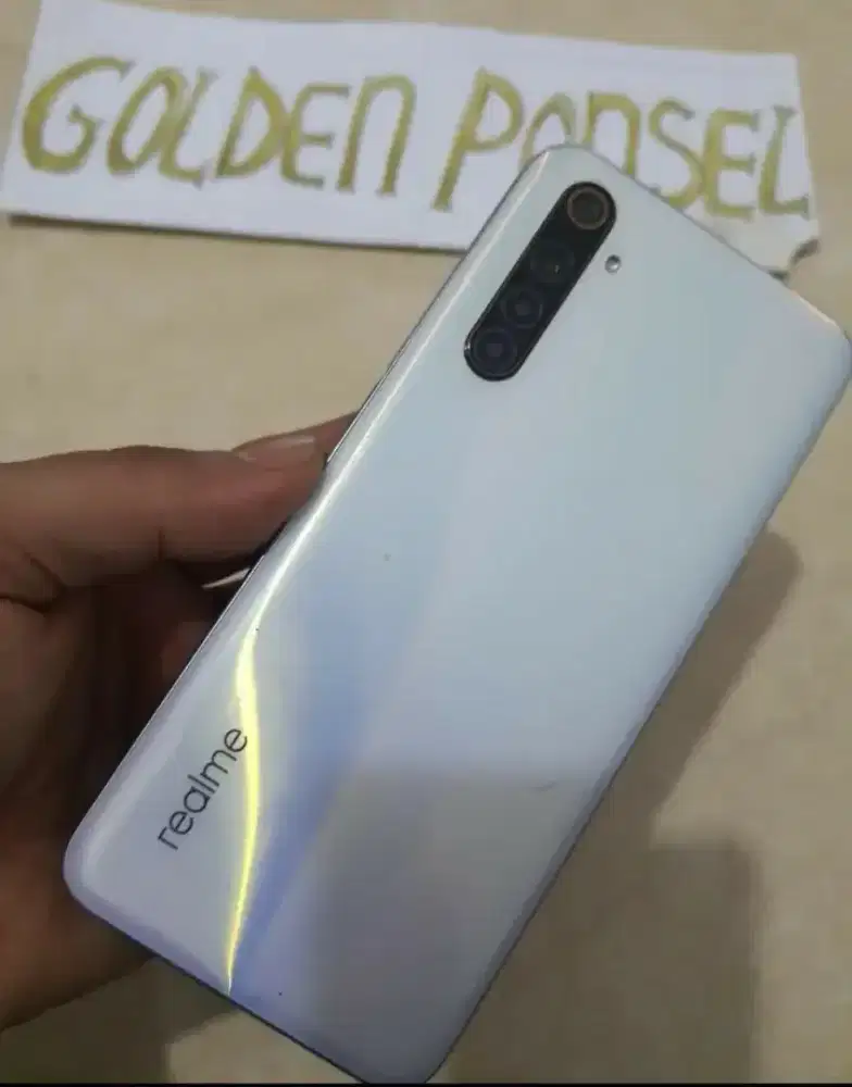Realme 6 (128Gb/Ram 8Gb)Ori-Golden Ponsel