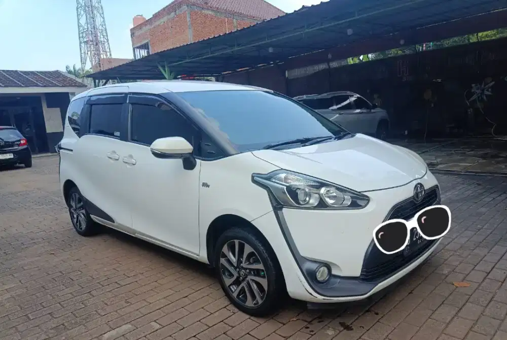 Toyota Sienta type V tahun 2017