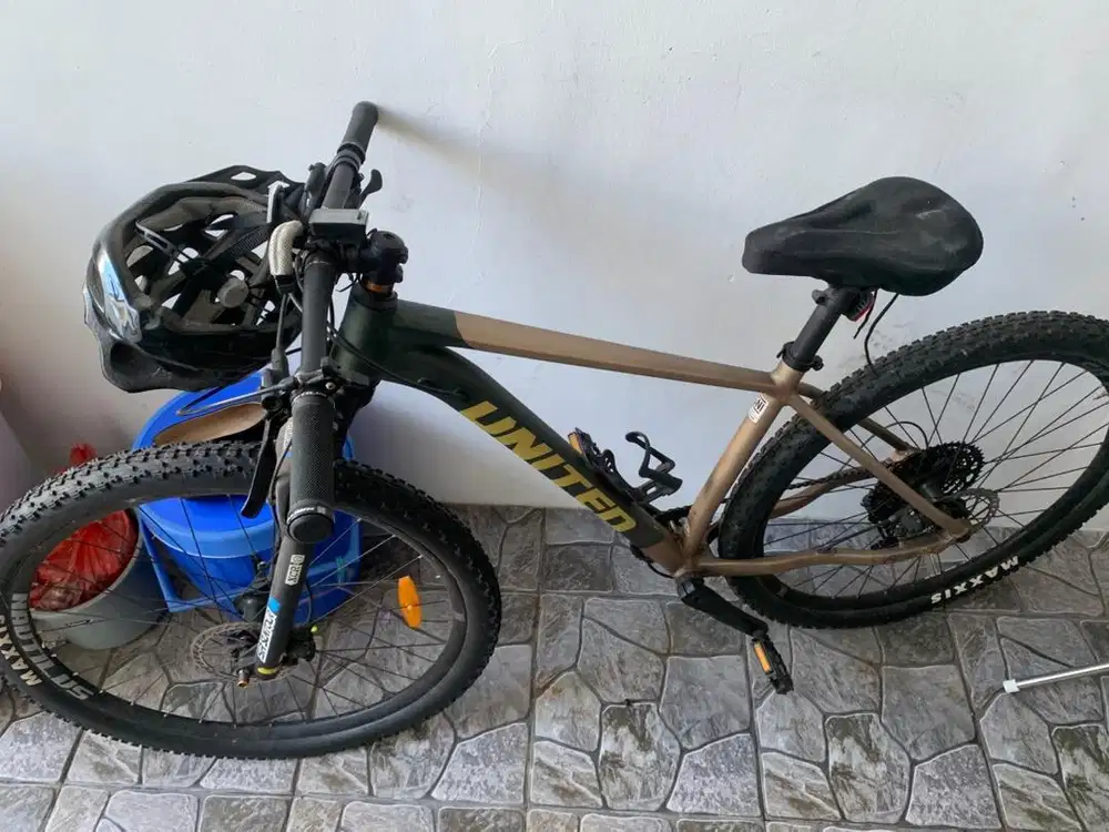 Sepeda MTB Merk United