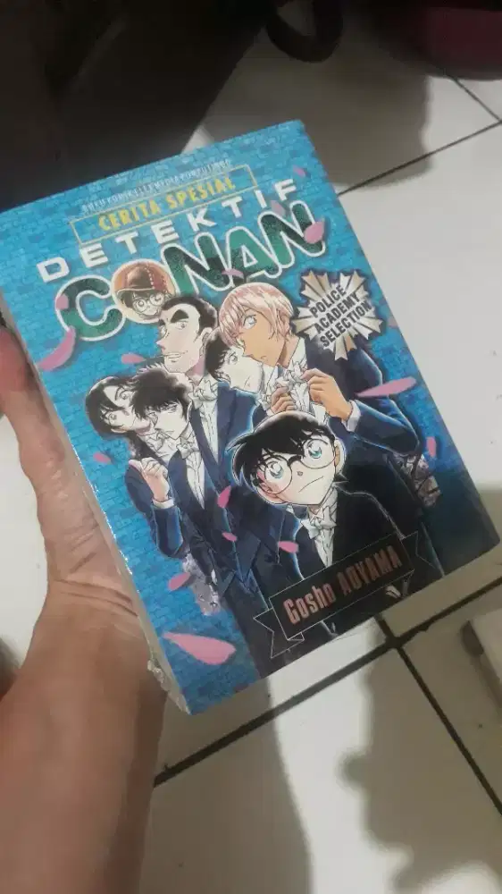 Buku2 komik masih segel beliin anak malahan ga dibaca