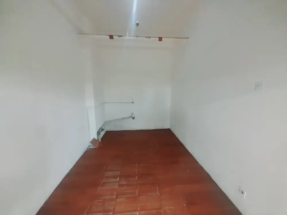 Disewakan kios tower flamboyan Apt.Bassura vity