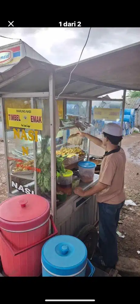Dibutuhkan tenaga untuk jaga warung nasi sarapan pagi