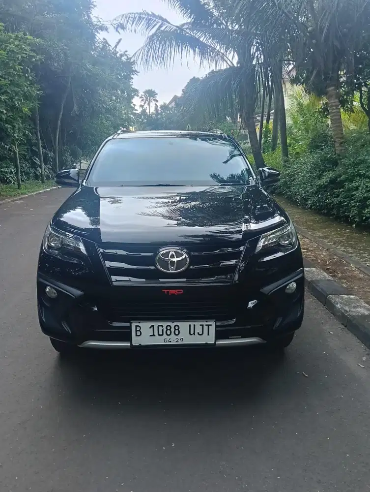 FORTUNER 2.4 VRZ TRD AT 2019